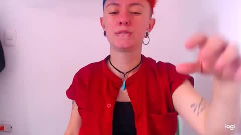 Snapshot of tomboyblue chatting on December 12, 5:37 pm Blue online show from December 12, 5:37 pm