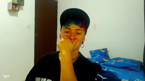 Snapshot of tomboyblue chatting on December 3, 3:18 am Blue online show from December 3, 3:18 am