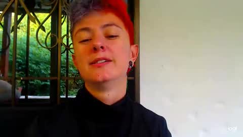 Snapshot of tomboyblue chatting on December 7, 9:55 pm Blue online show from December 7, 9:55 pm