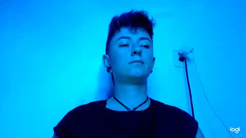 Snapshot of tomboyblue chatting on January 31, 3:20 am Blue online show from January 31, 3:20 am