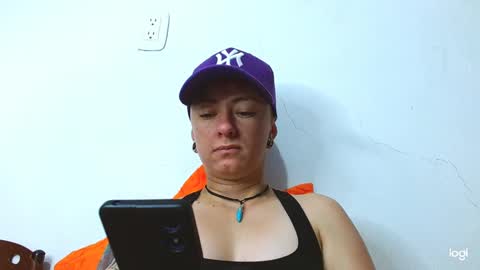 Snapshot of tomboyblue chatting on January 23, 12:30 pm Blue online show from January 23, 12:30 pm