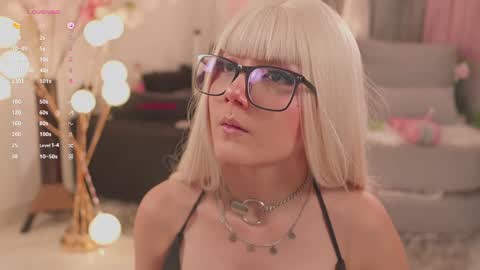 Snapshot of tomie_san chatting on September 28, 3:24 am  Tomie  online show from September 28, 3:24 am