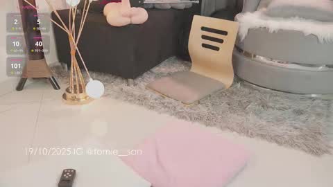 Snapshot of tomie_san chatting on October 20, 2:25 am  Tomie  online show from October 20, 2:25 am