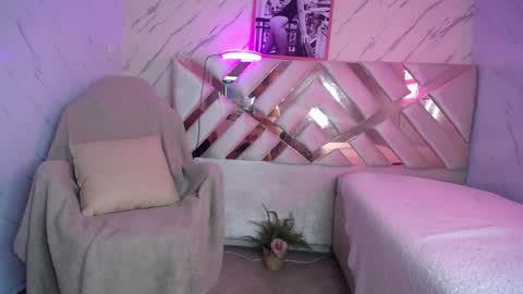 leyla  online show from December 21, 3:25 am
