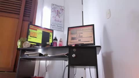 Snapshot of ton_amourrx chatting on December 10, 11:08 pm lady blue online show from December 10, 11:08 pm