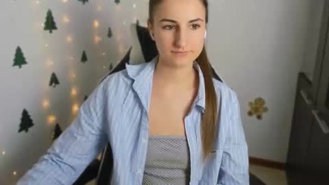 Snapshot of tooboringgirl chatting on February 18, 4:49 pm Alisson online show from February 18, 4:49 pm