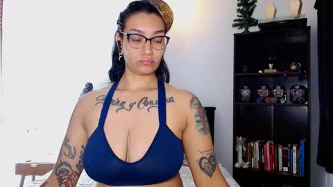 toothyy online show from December 24, 2:43 am