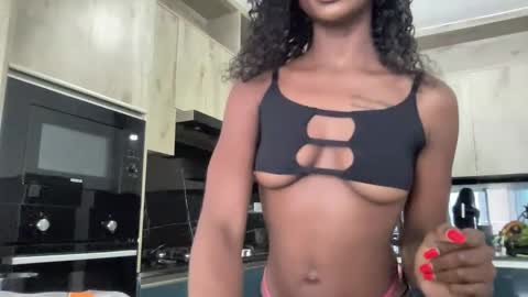 Snapshot of tootie03 chatting on October 5, 9:25 am tootie03 online show from October 5, 9:25 am