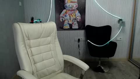 Snapshot of tori_blond chatting on December 14, 8:23 am tori_blond online show from December 14, 8:23 am