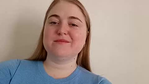 Snapshot of tori_blond chatting on March 7, 6:46 am tori_blond online show from March 7, 6:46 am