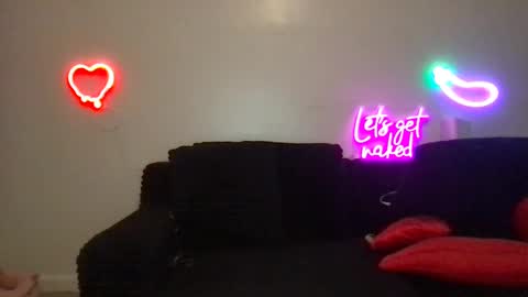 torithequeen online show from October 1, 1:43 am