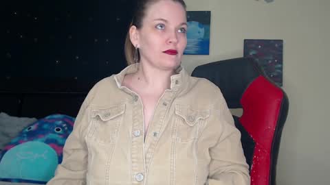Lilly Miss Mistress Goddess Maam Queen Boss online show from January 1, 9:17 am