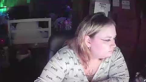 toxicsamarha online show from November 11, 3:09 pm