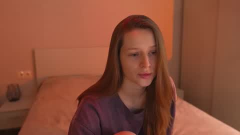 Bella online show from December 14, 4:46 pm