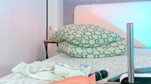 tracielowe_w online show from October 11, 5:45 am