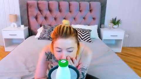 tracycurtis online show from September 15, 5:49 am