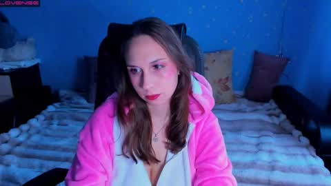 Snapshot of traneba chatting on October 11, 8:30 am Kate online show from October 11, 8:30 am