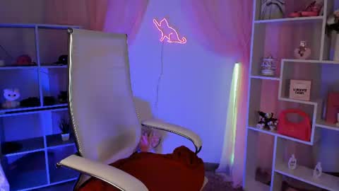 Tracy online show from June 19, 3:59 pm