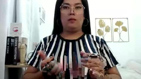 travelergirl online show from February 1, 3:27 am