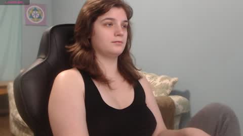 Snapshot of treejeanne chatting on December 18, 2:06 pm TreeJeanne online show from December 18, 2:06 pm
