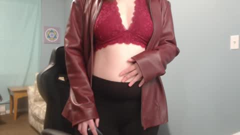 Snapshot of treejeanne chatting on February 14, 12:09 am TreeJeanne online show from February 14, 12:09 am