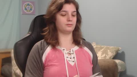 Snapshot of treejeanne chatting on December 5, 12:08 am TreeJeanne online show from December 5, 12:08 am