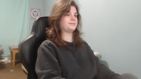Snapshot of treejeanne chatting on February 7, 1:11 pm TreeJeanne online show from February 7, 1:11 pm