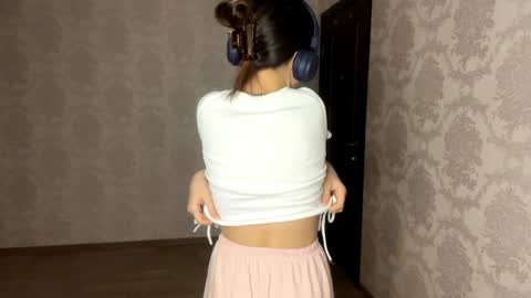 Bella online show from March 29, 5:34 pm