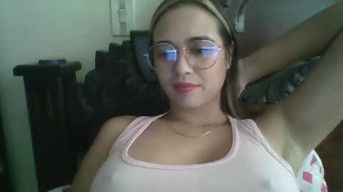 triana_bell online show from November 4, 5:40 pm