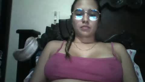 Snapshot of triana_bell chatting on October 16, 2:14 am triana_bell online show from October 16, 2:14 am
