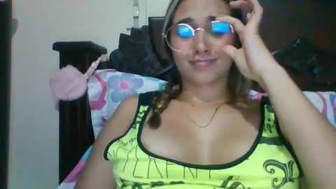 triana_bell online show from December 17, 1:29 am