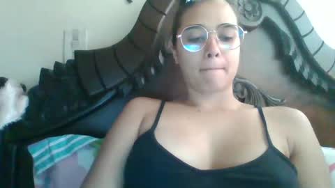 triana_bell online show from December 21, 3:31 pm