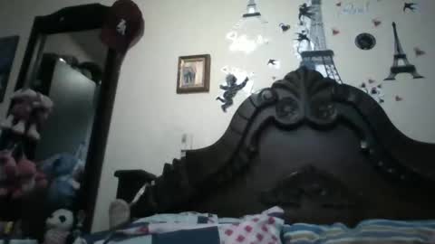 Snapshot of triana_bell chatting on October 21, 1:42 am triana_bell online show from October 21, 1:42 am