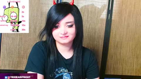 Snapshot of trixiedoescamcam chatting on September 17, 6:28 pm trixiedoescamcam online show from September 17, 6:28 pm