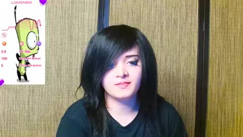 Snapshot of trixiedoescamcam chatting on March 8, 1:15 am trixiedoescamcam online show from March 8, 1:15 am