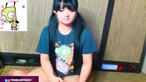 trixiedoescamcam online show from October 8, 11:42 pm