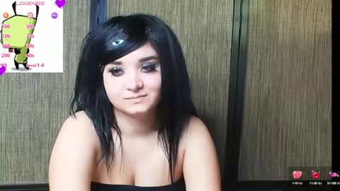 Snapshot of trixiedoescamcam chatting on February 5, 10:33 pm trixiedoescamcam online show from February 5, 10:33 pm