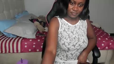 Snapshot of trizzytariaa chatting on March 9, 3:11 am Taria online show from March 9, 3:11 am