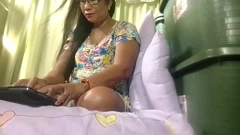 Snapshot of tuchmegently chatting on October 30, 11:50 pm Mae online show from October 30, 11:50 pm