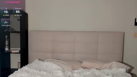 Hi everyone my name is Tina Id love it if you could help make sense of it here  online show from October 14, 2:58 am