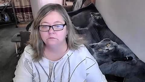 Snapshot of tviks chatting on October 20, 12:57 am Lana online show from October 20, 12:57 am