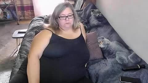 Snapshot of tviks chatting on September 26, 2:31 am Lana online show from September 26, 2:31 am