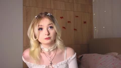 twinklefluff online show from February 13, 4:19 pm