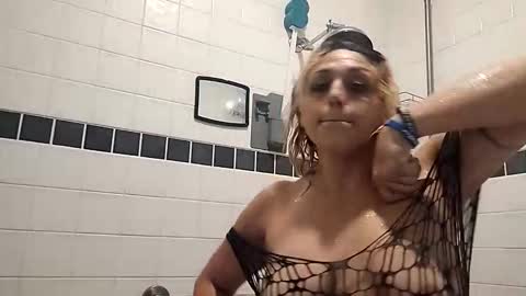 Twocrazy85 online show from November 8, 3:39 pm