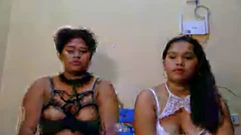 Lyn and lea online show from July 14, 2:05 am