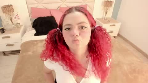 Twiggy online show from October 20, 8:12 pm