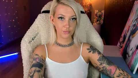 Miley online show from February 11, 10:06 am