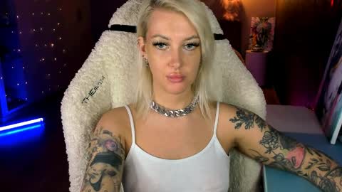 Miley online show from April 5, 2:16 pm