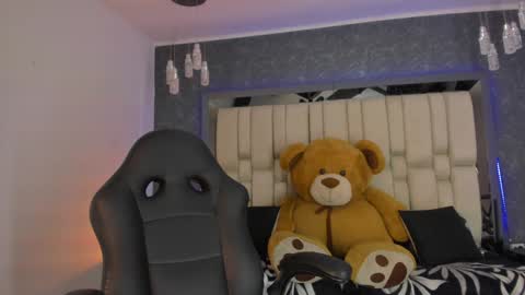 Snapshot of tyla_demon chatting on January 30, 3:11 am TYLA online show from January 30, 3:11 am