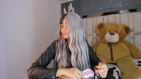 Snapshot of tyla_demon chatting on January 12, 3:28 am TYLA online show from January 12, 3:28 am